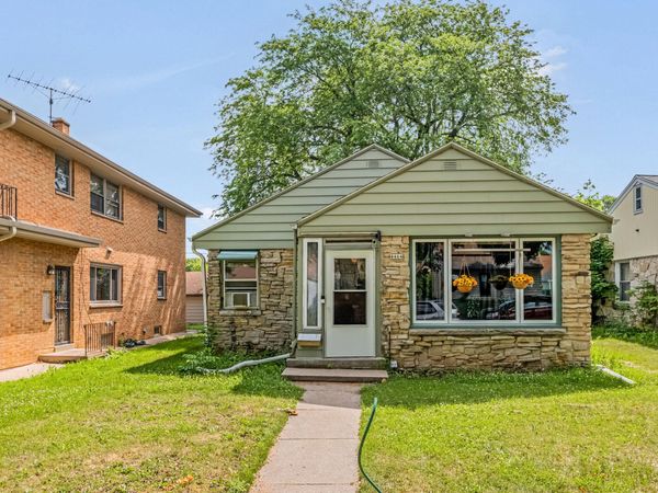 4464 N 67th St, Milwaukee, WI 53218
