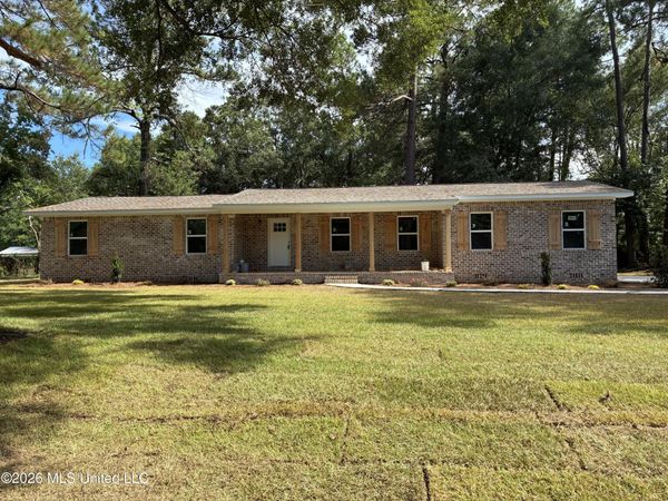 12908 Dixie Hill Drive, Moss Point, MS 39562