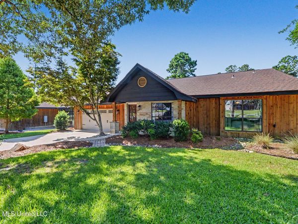 96489 W Diamondhead Drive, Diamondhead, MS 39525