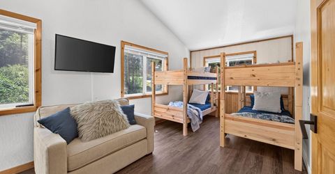 15205 Point Drive , Truckee, CA 96161 Photo