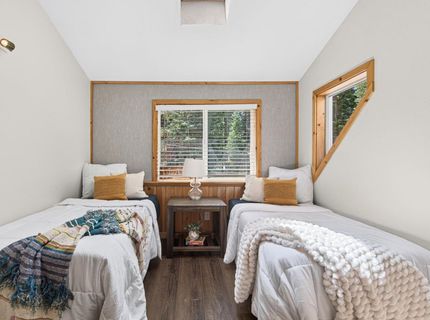15205 Point Drive , Truckee, CA 96161 Photo