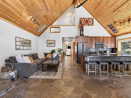 15205 Point Drive , Truckee, CA 96161 Photo