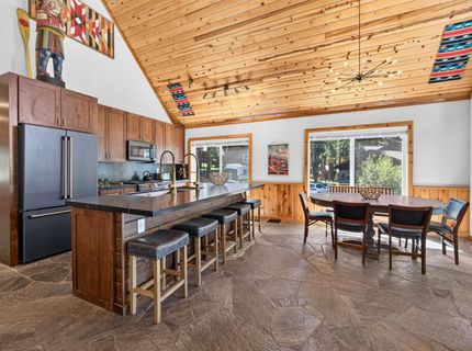 15205 Point Drive , Truckee, CA 96161 Photo