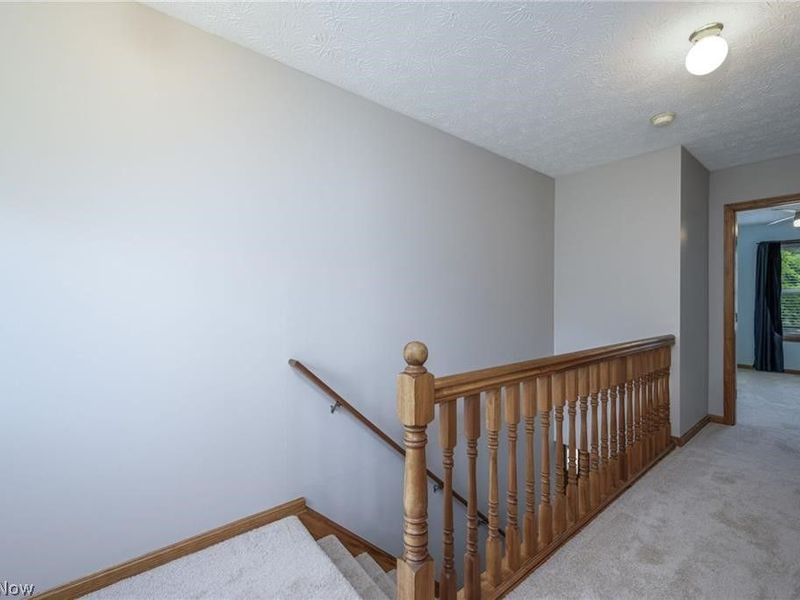 835 Yorkshire Drive, Ravenna, OH 44266 Photo 4