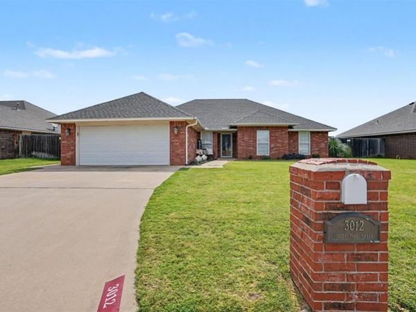 3012 White Tail Drive, Altus, OK 73521
