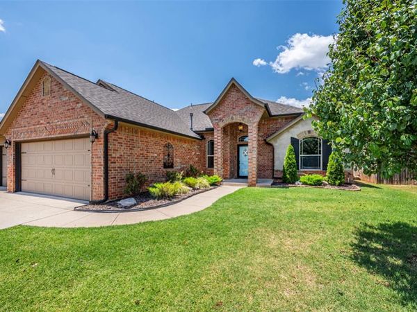 2241 Timber Crossing, Yukon, OK 73099