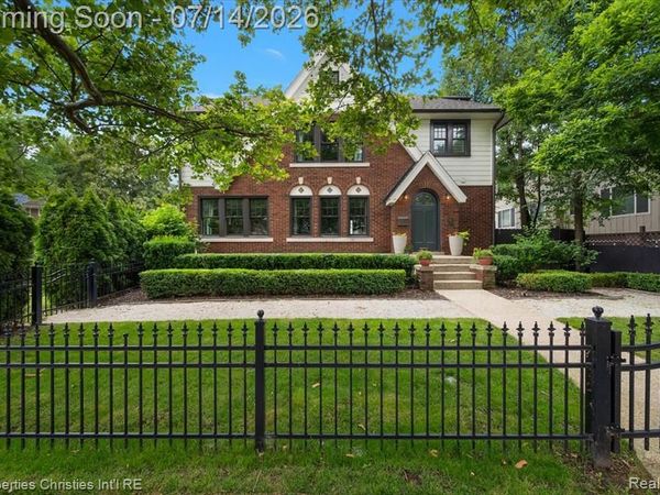 974 Ann Street, Birmingham, MI 48009
