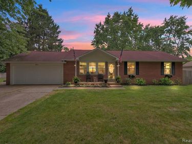 4100 Highland Court, West Bloomfield Twp, MI 48323