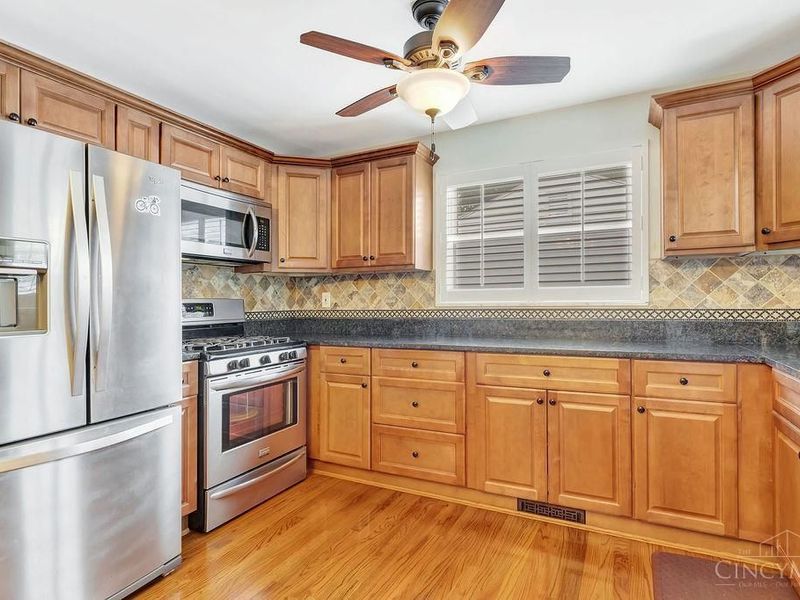 8000 Queens Avenue, Sycamore Township, OH 45236 Photo 12