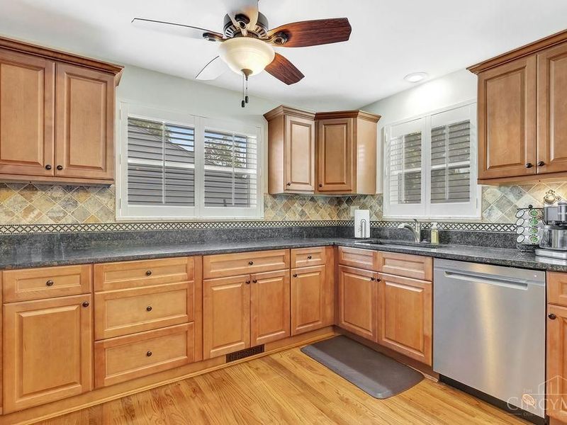 8000 Queens Avenue, Sycamore Township, OH 45236 Photo 13