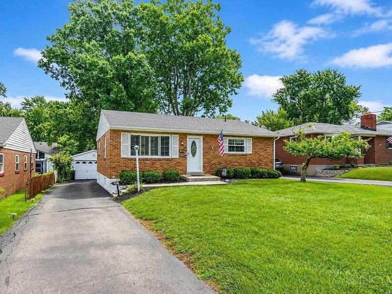 8000 Queens Avenue, Sycamore Township, OH 45236 Photo 2