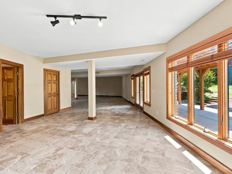 656 Eight Mile Road, Anderson Twp, OH 45255 Photo 67