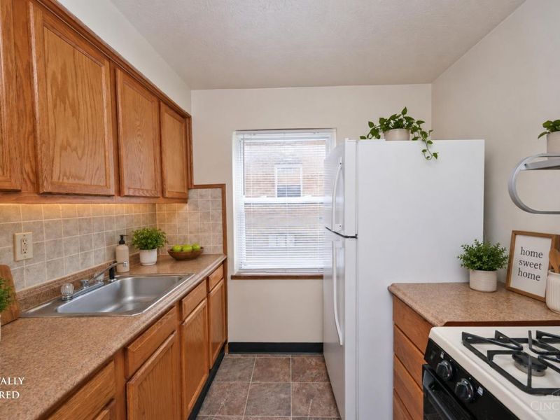 24 Gahl Terrace, Cincinnati, OH 45215 Photo 3