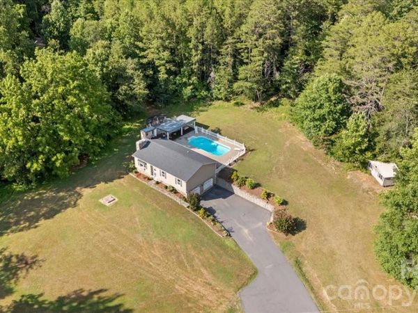 4690 Celia Creek Road, Lenoir, NC 28645