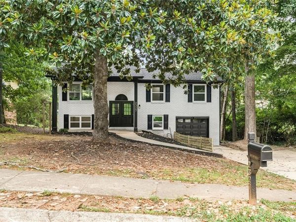 2327 Greenway Drive , Decatur, GA 30035