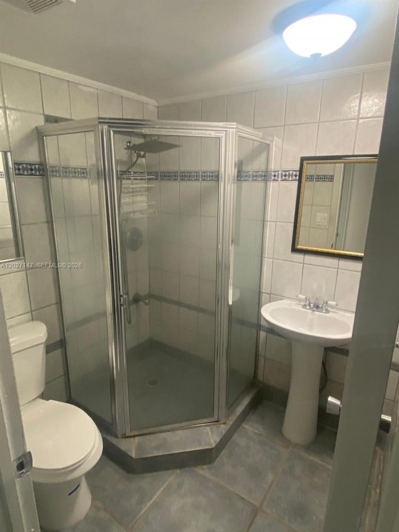 3475 N Country Club Dr , Unit 106, Aventura, FL 33180 Photo