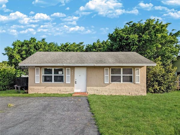 9800 NW 70th Ct , Tamarac, FL 33321