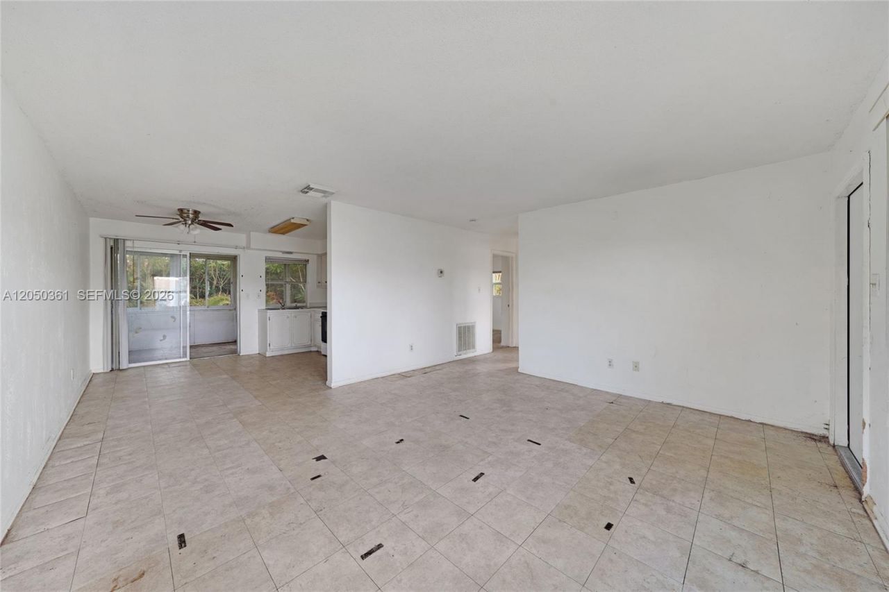 9800 NW 70th Ct , Tamarac, FL 33321 Photo