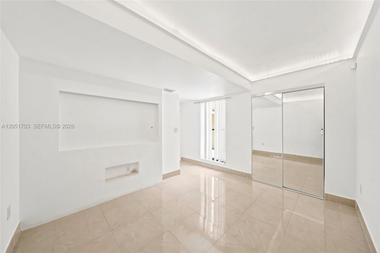 9674 Fontainebleau Blvd , Unit 28, Miami, FL 33172 Photo
