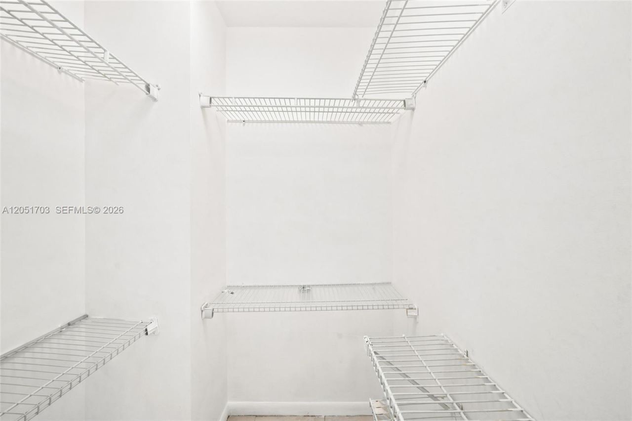 9674 Fontainebleau Blvd , Unit 28, Miami, FL 33172 Photo