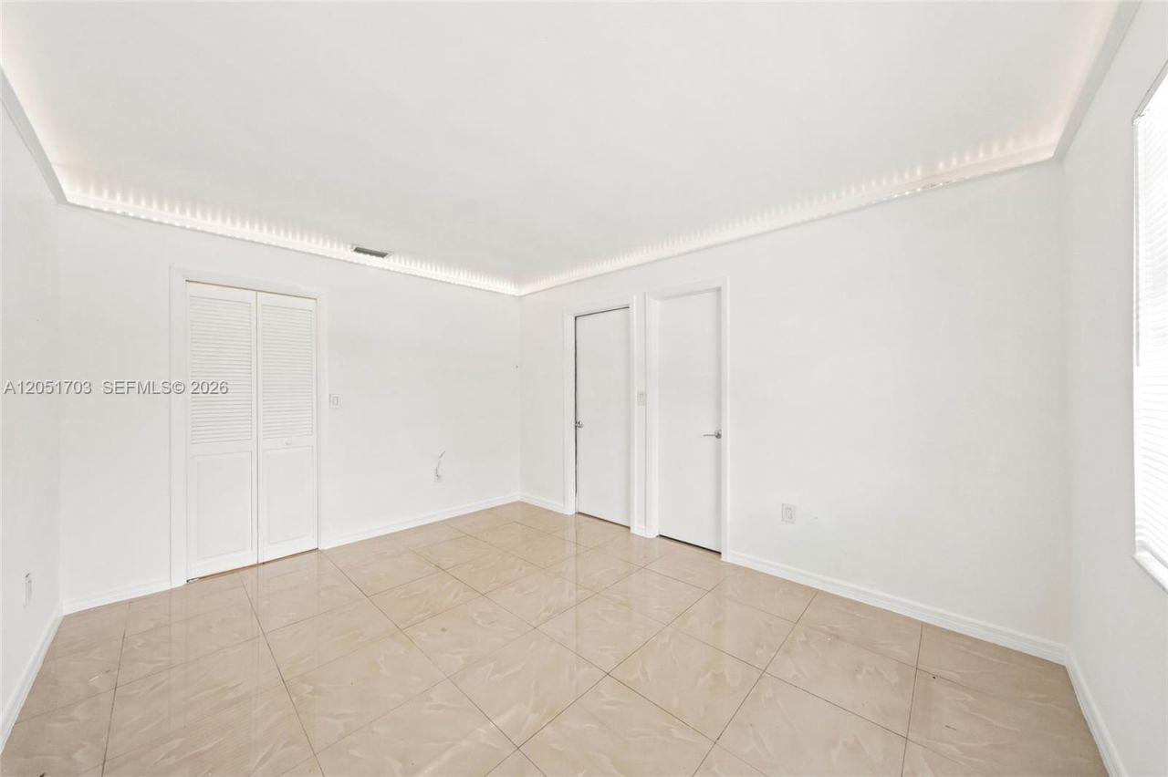 9674 Fontainebleau Blvd , Unit 28, Miami, FL 33172 Photo