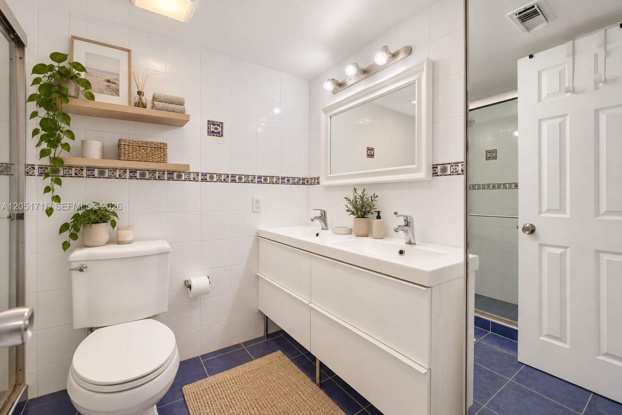 1801 S Treasure Dr, Unit 421, North Bay Village, FL 33141 Photo