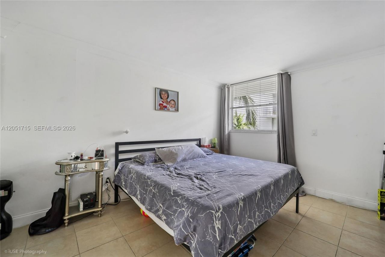 1801 S Treasure Dr, Unit 421, North Bay Village, FL 33141 Photo