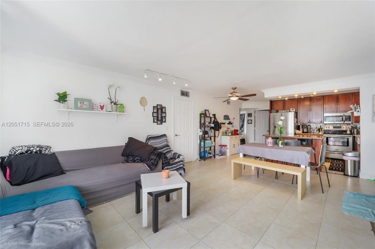 1801 S Treasure Dr, Unit 421, North Bay Village, FL 33141 Photo
