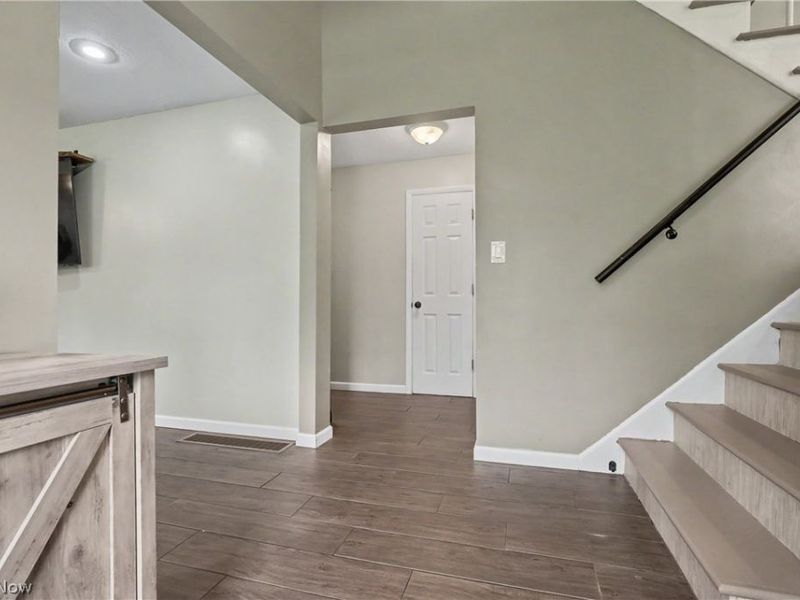 952 Ravenna Road, Kent, OH 44240 Photo 2
