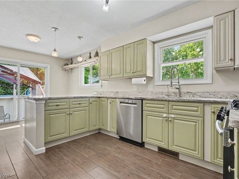 952 Ravenna Road, Kent, OH 44240 Photo 6