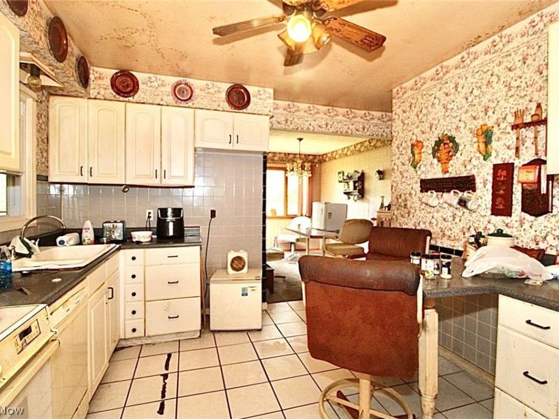 333 Yvonne Drive, Youngstown, OH 44505 Photo 9