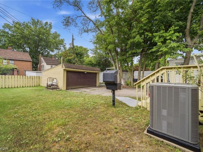 4394 Baintree Road, University Heights, OH 44118 Photo 6