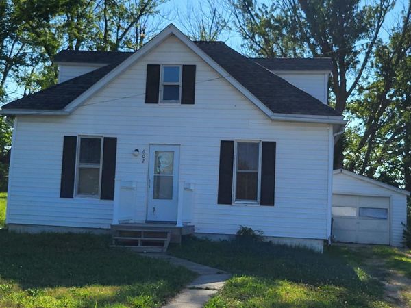 602 1st Street S, Chariton, IA 50049