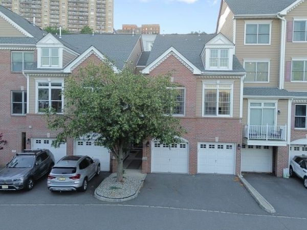 169 Price Ct, West New York, NJ 07093
