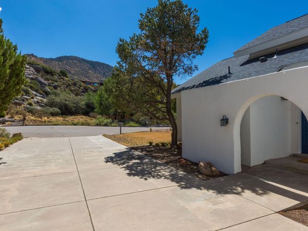 4421 Hidden Valley Court NE, Albuquerque, NM 87111