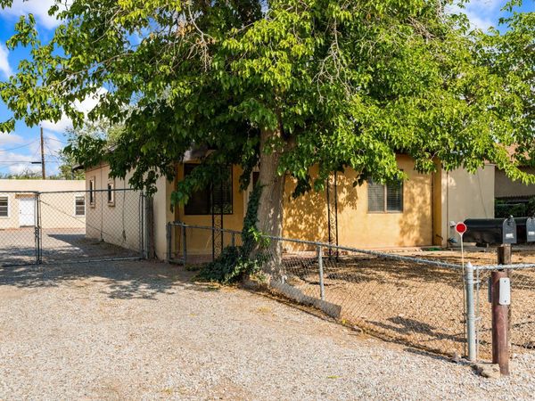 4416 10th Street NW, Albuquerque, NM 87107