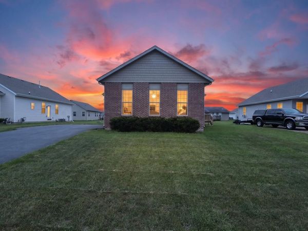 7463 Silo Street , Machesney Park, IL 61115
