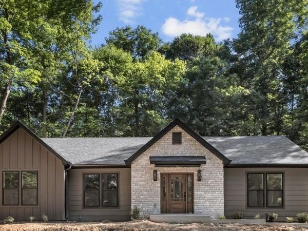 875 Little Leatherwood Rd, Vanleer, TN 37181
