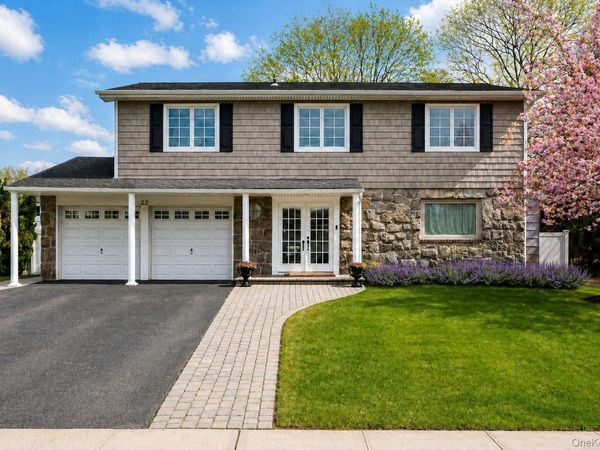 22 Delaware Avenue, Jericho, NY 11753
