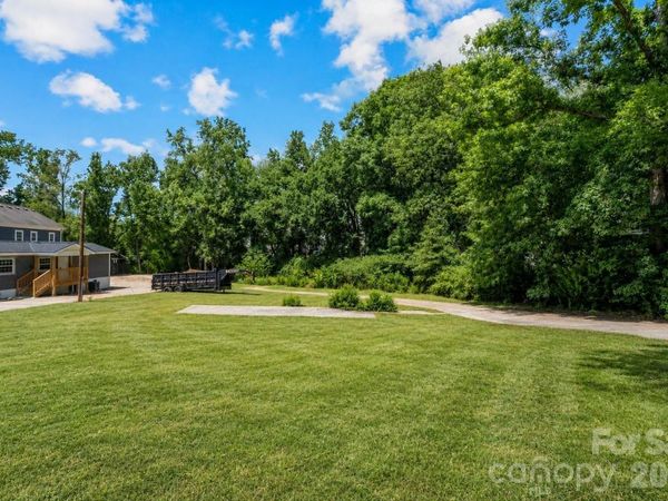 5008 Victoria Avenue , Charlotte, NC 28269