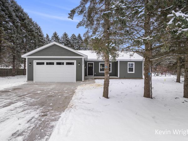 877 Amity Avenue, Muskegon, MI 49442