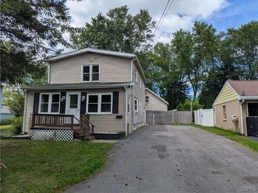 428 Garden City Drive, Mattydale, NY 13211