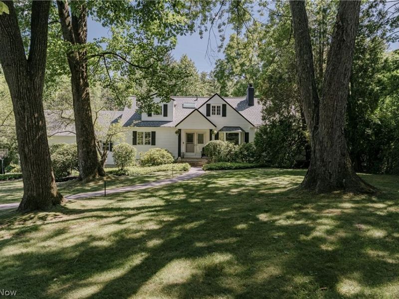 35600 Jackson Road, Moreland Hills, OH 44022 Photo 2