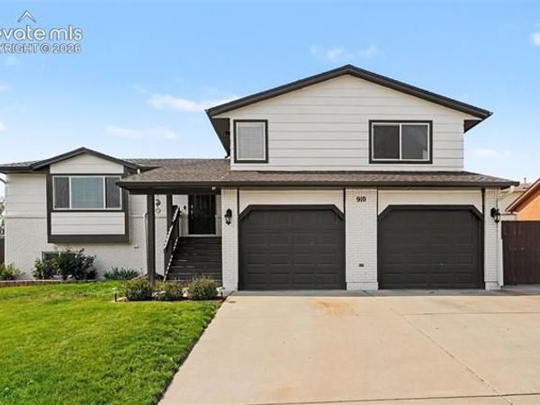 910 Lindstrom Drive, Colorado Springs, CO 80911