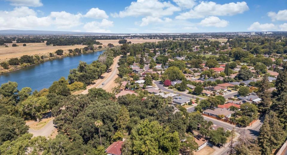 5720 Riverside Blvd, Sacramento, CA 95822 Photo