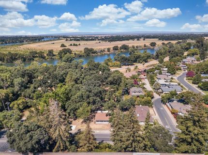 5720 Riverside Blvd, Sacramento, CA 95822 Photo