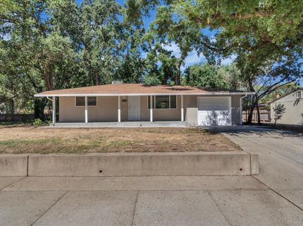 5720 Riverside Blvd, Sacramento, CA 95822 Photo