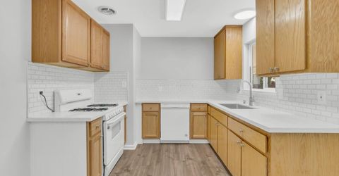5720 Riverside Blvd, Sacramento, CA 95822 Photo
