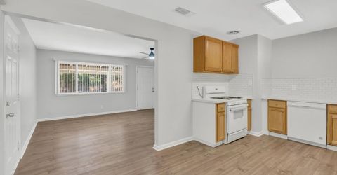 5720 Riverside Blvd, Sacramento, CA 95822 Photo