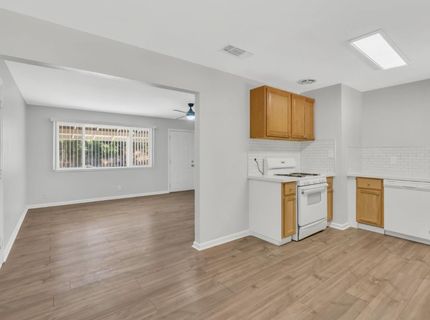 5720 Riverside Blvd, Sacramento, CA 95822 Photo